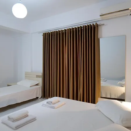 & 3* Sarandë