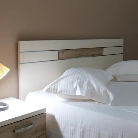 Hotel & 3*